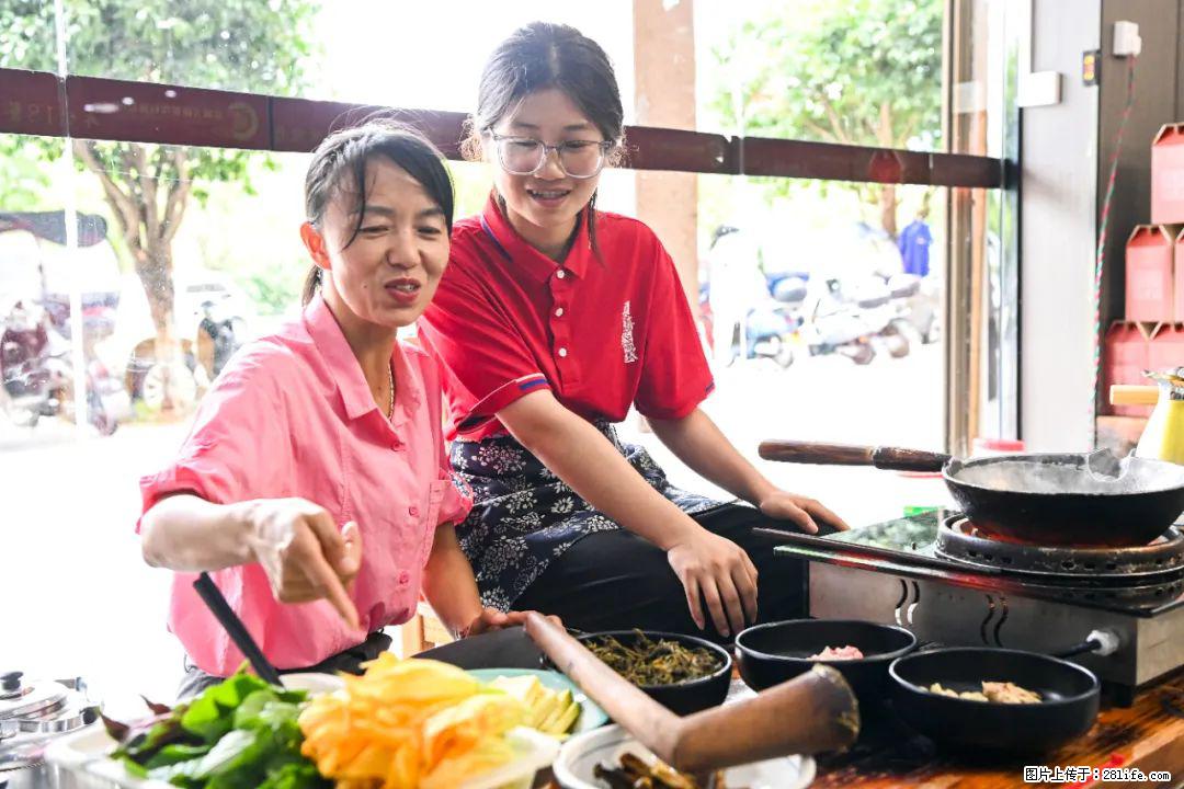 全网追的“扁担女孩”，找了一份暑假工，时薪12元 - 娄底生活资讯 - 娄底28生活网 ld.28life.net