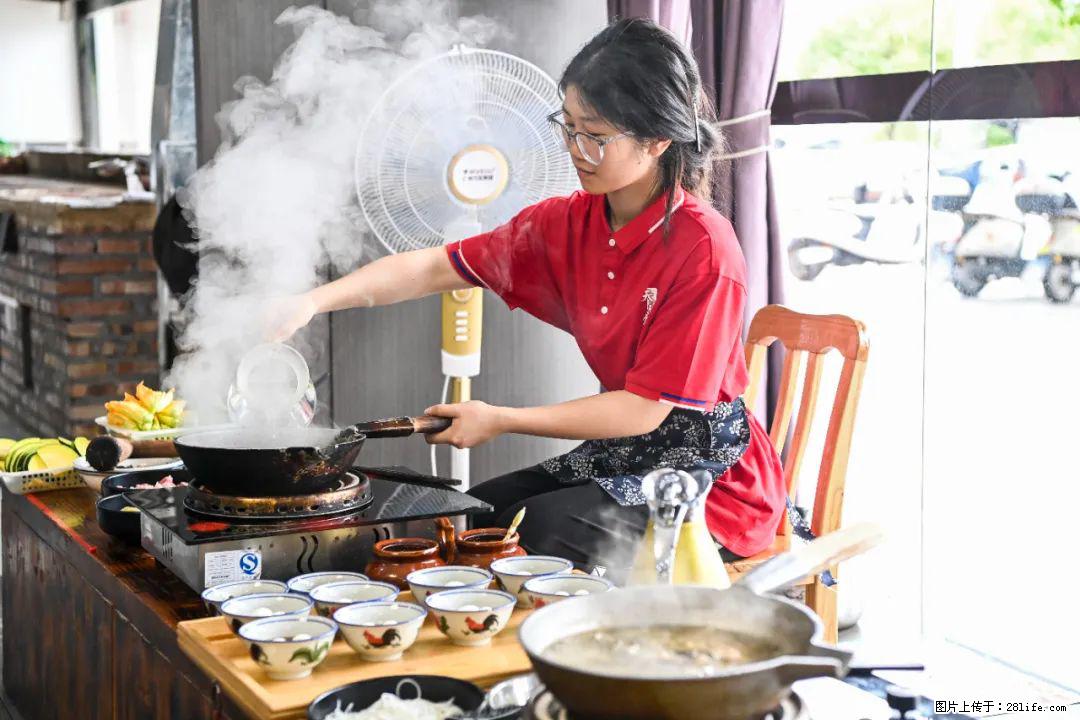全网追的“扁担女孩”，找了一份暑假工，时薪12元 - 娄底生活资讯 - 娄底28生活网 ld.28life.net